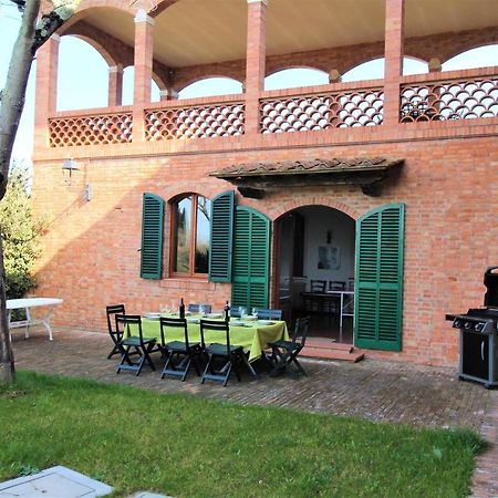 Villa Larniano Сиена Екстериор снимка