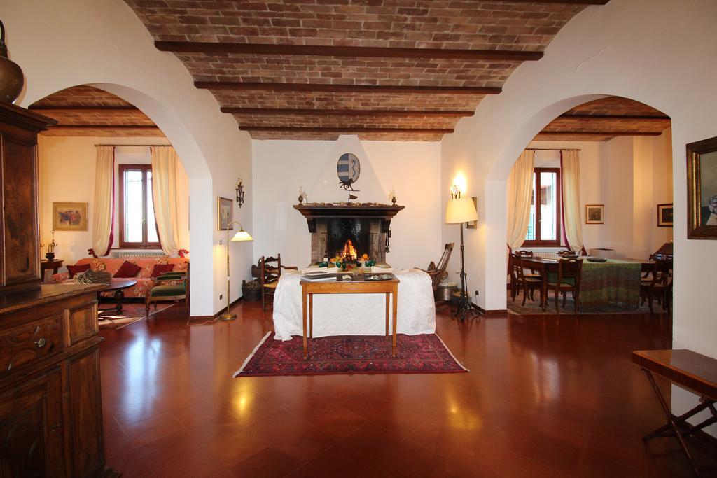 Villa Larniano Сиена Екстериор снимка